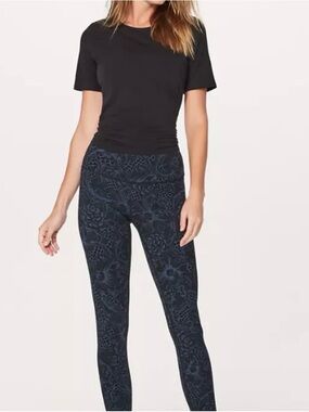 High-Rise Black Floral-Pattern Leggings Cropped 21”